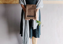 Load image into Gallery viewer, A5 Travelers notebook cover vegan, A5 sketchbook cover in waxed canvas, journal cover personalized gift, craft paint storage