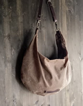 Load image into Gallery viewer, Crossbody bag in waxed canvas, shoulder bag, canvas bags, medium sized crossbody bag