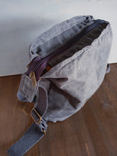 Carica l'immagine nel visualizzatore di Gallery, Zaino convertibile in borsa, borsa a tracolla convertibile in zaino, borsa zaino, borsa a spalla trasformabile in zaino