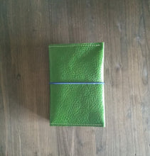 Carica l'immagine nel visualizzatore di Gallery, Cover di pelle per agendina, copriagenda di pelle, porta carte di credito, custodia di pelle per agendina A5, custodia di pelle per agendina A6