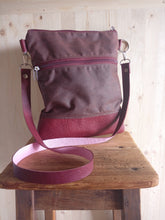 Load image into Gallery viewer, Waxed canvas and leather bag, crossbody bag in waxed canvas, zippered bag crossbody