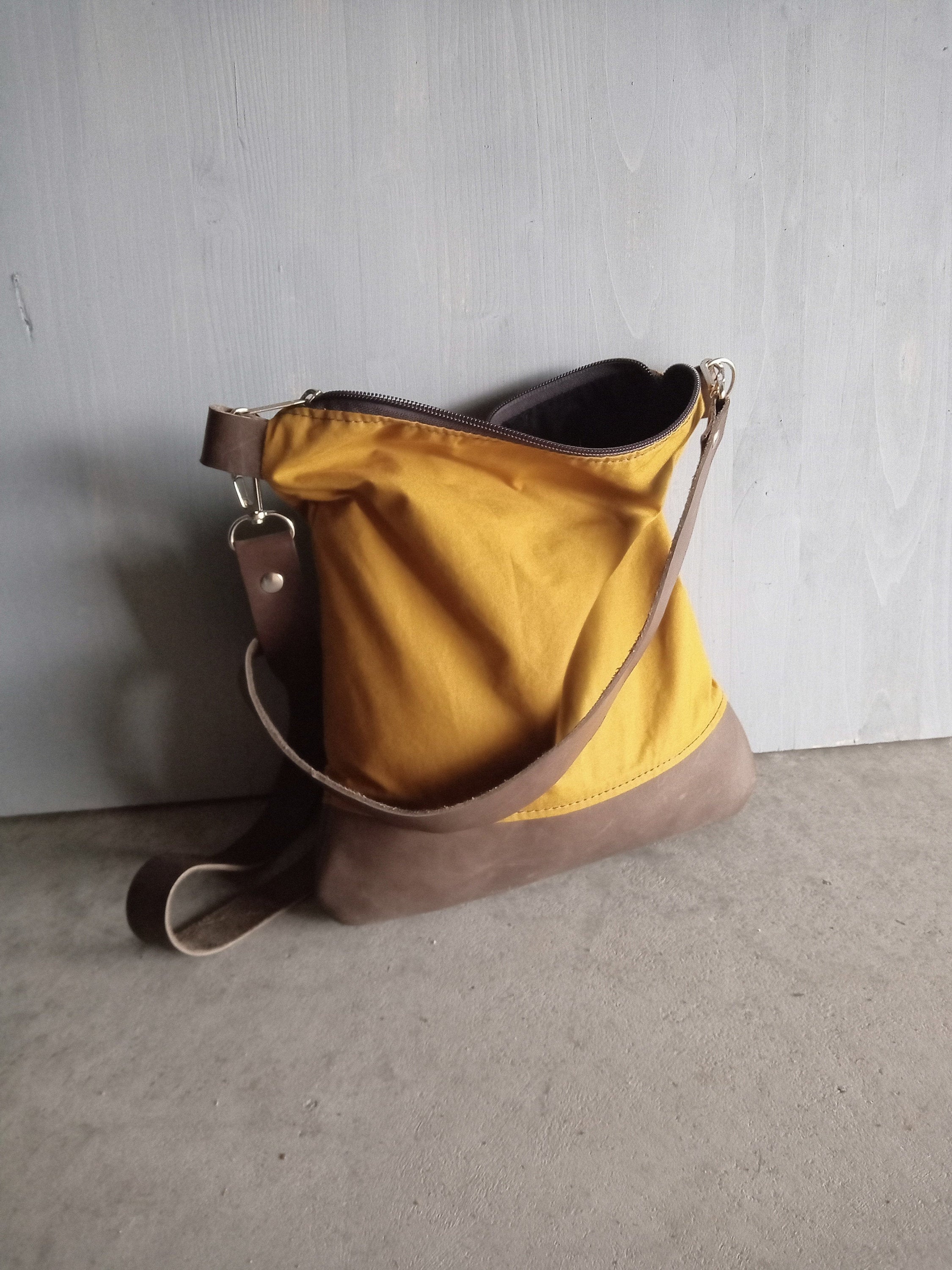 Waxed canvas shoulder bag with zipper crossbody bags for women