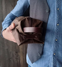 Load image into Gallery viewer, Travel toiletry bag in waxed canvas, personalized gift for him, groomsmen gift, shave kit,personalized dopp kit, mens toiletry bag, birthday gift